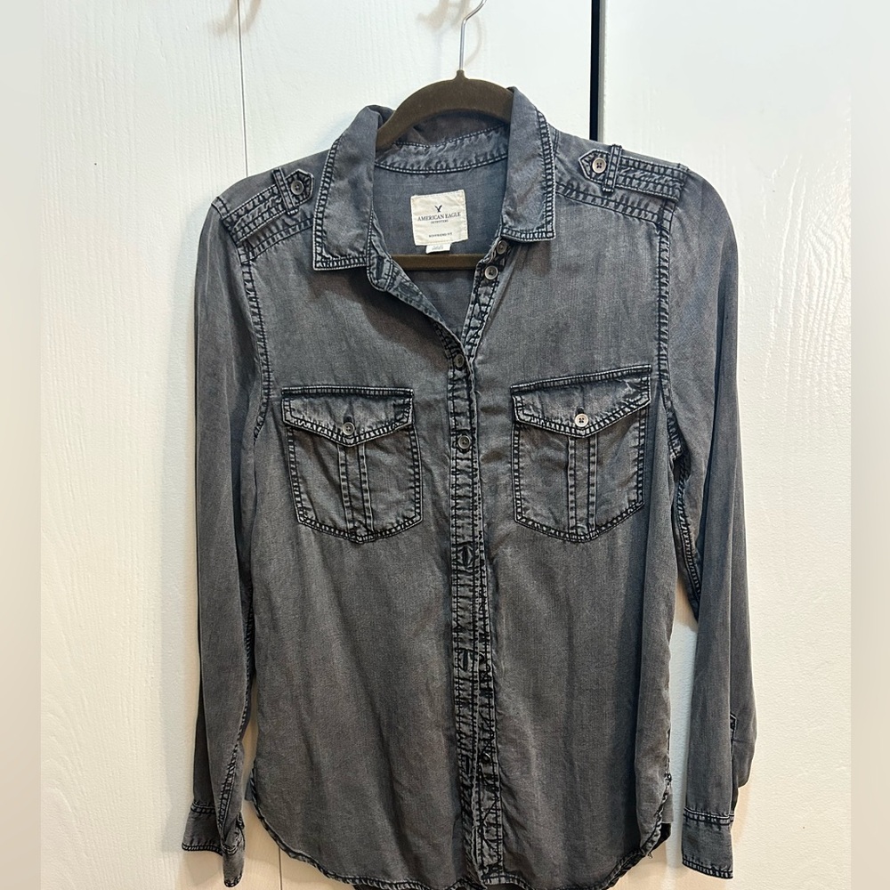 AMERICAN EAGLE OUTFITTERS Gray Denim Shirt